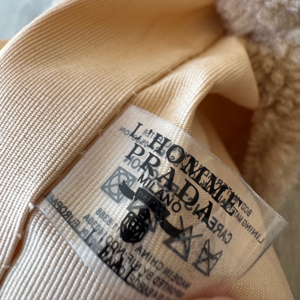 Prada L’Homme Tan Sherpa Tote Bag with Cozy Handles - Picture 5 of 6